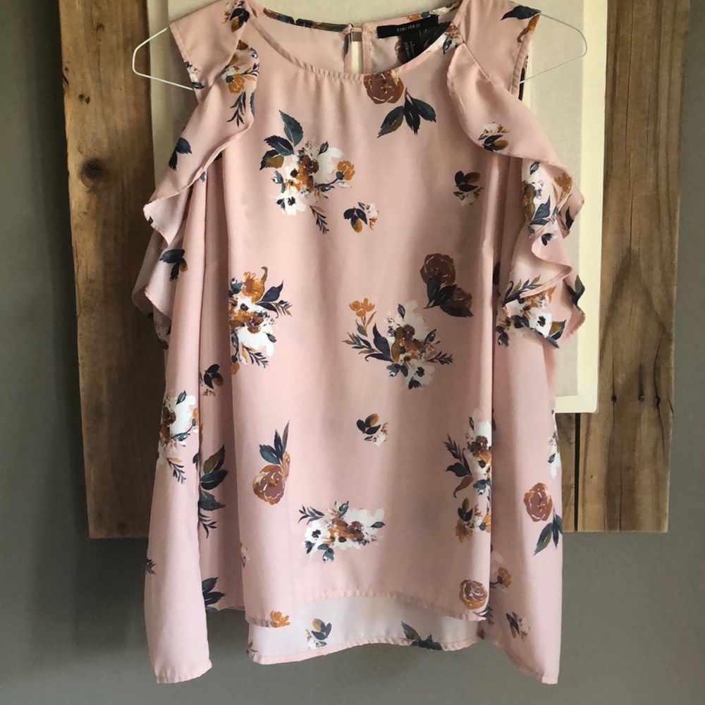 Forever 21 floral cold shoulder blouse S